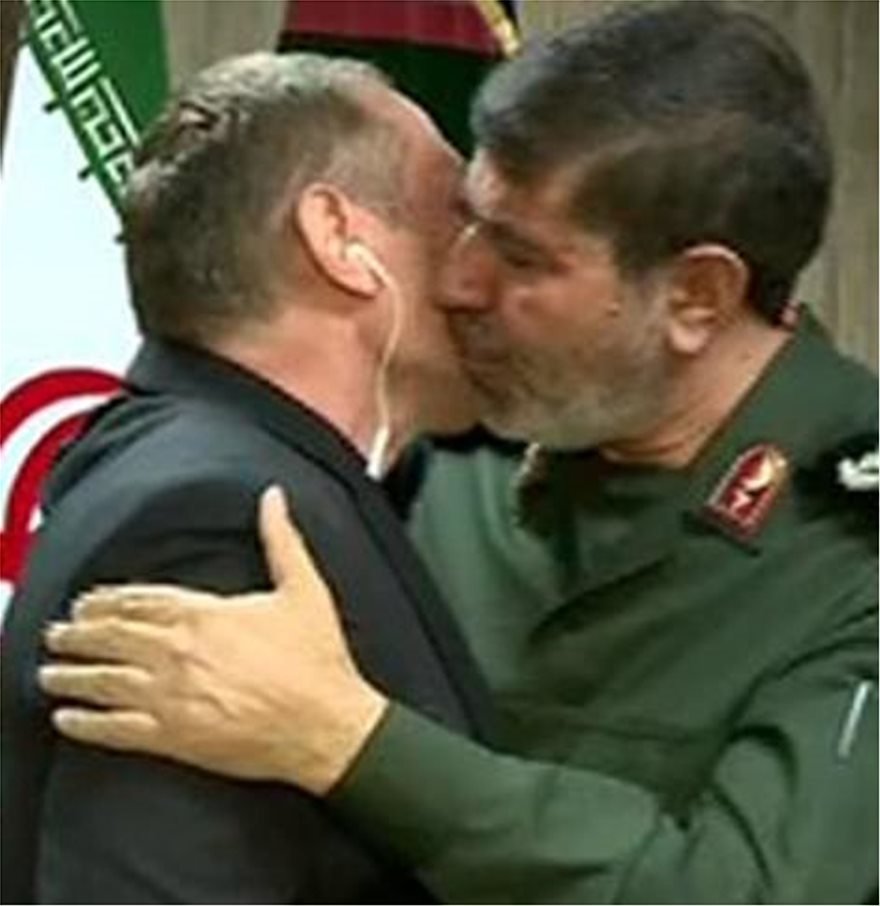 Δολοφονία Σουλεϊμανί: Εκπρόσωπος του Ιρανικού στρατού ξεσπά σε κλάματα - Φωτογραφία 2