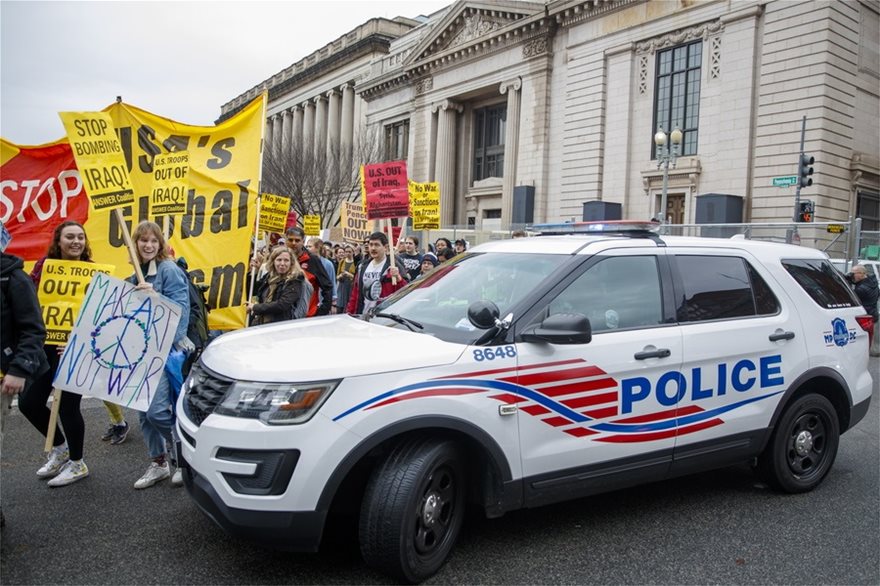 ΗΠΑ: Αντιπολεμικές διαδηλώσεις σε Ουάσινγκτον, Νέα Υόρκη και άλλες 70 πόλεις! - Φωτογραφία 5