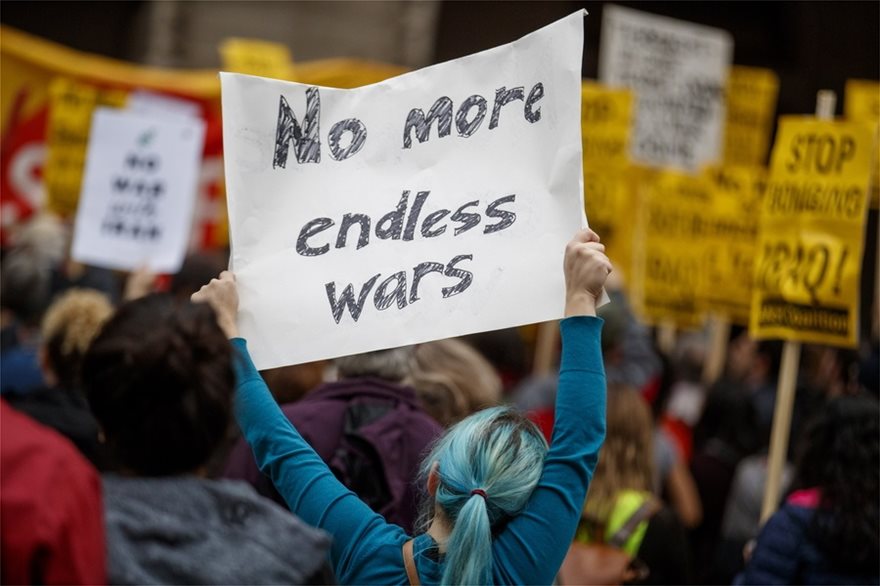 ΗΠΑ: Αντιπολεμικές διαδηλώσεις σε Ουάσινγκτον, Νέα Υόρκη και άλλες 70 πόλεις! - Φωτογραφία 6