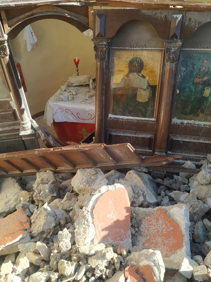 Θαύμα: Μοναστήρι στη Σύμη καταπλακώθηκε από βράχια, αλλά η Αγία Τράπεζα παρέμεινε ανέγγιχτη! - Φωτογραφία 2