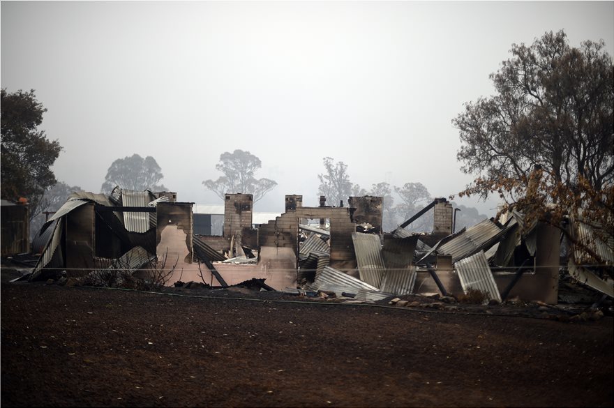 Αυστραλία: Σκηνικό κόλασης με τις φωτιές, ελπίζουν από την πτώση της θερμοκρασίας - Φωτογραφία 6