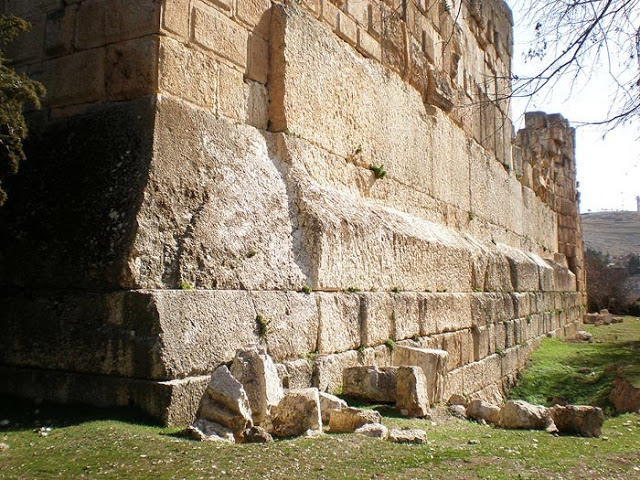 Τι υπάρχει κάτω από των γιγαντιαίων διαστάσεων ναό του Διός στον Λίβανο; - Φωτογραφία 4