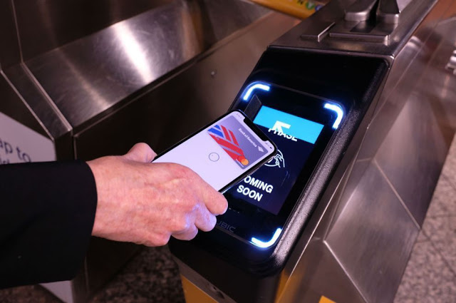 Apple Pay:Οι χρήστες χρεώνεται κατά λάθος όταν περνάνε κοντά σε τερματικά στο μετρό της Νέας Υόρκης - Φωτογραφία 1