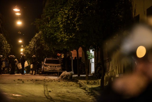 Επεισόδια στο Κουκάκι: Έφοδος της αστυνομίας στις καταλήψεις - Φωτογραφία 1