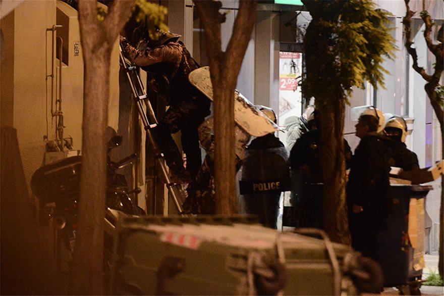 Επιχείρηση της αστυνομίας στο Κουκάκι: Εισβολή αστυνομικών στις καταλήψεις - Φωτογραφία 11