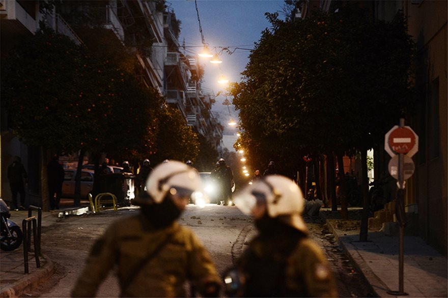 Επιχείρηση της αστυνομίας στο Κουκάκι: Εισβολή αστυνομικών στις καταλήψεις - Φωτογραφία 15