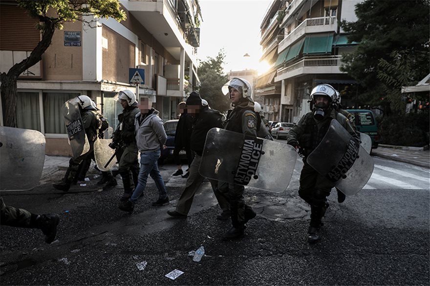 Επιχείρηση της αστυνομίας στο Κουκάκι: Εισβολή αστυνομικών στις καταλήψεις - Φωτογραφία 27