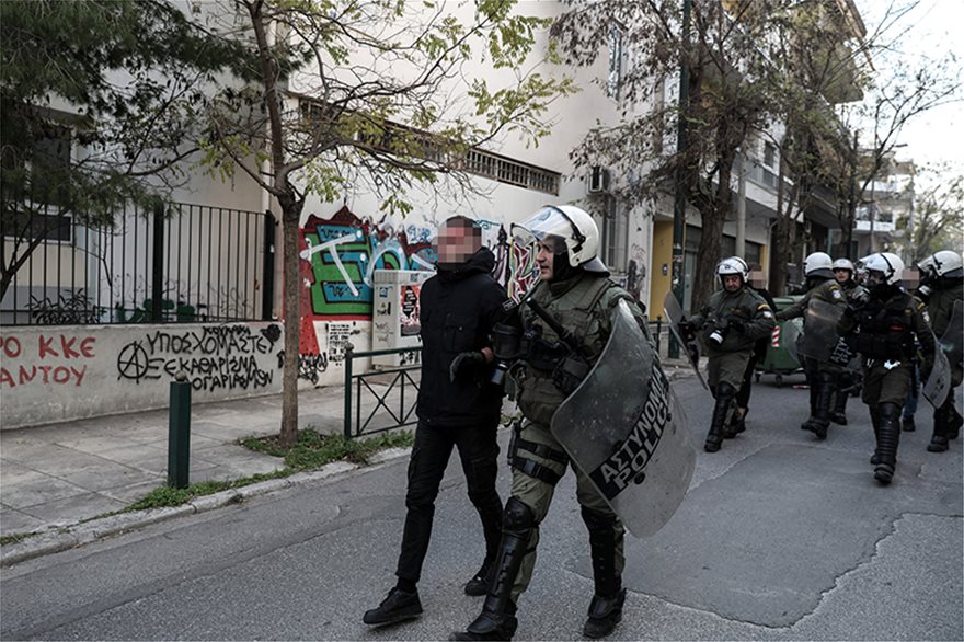 Επιχείρηση της αστυνομίας στο Κουκάκι: Εισβολή αστυνομικών στις καταλήψεις - Φωτογραφία 29