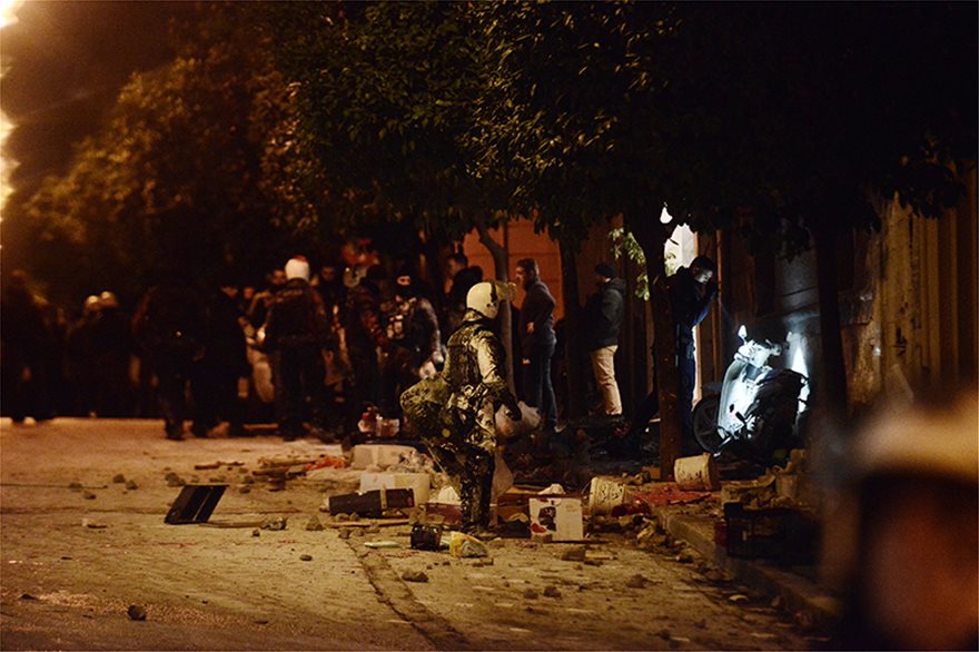 Επιχείρηση της αστυνομίας στο Κουκάκι: Εισβολή αστυνομικών στις καταλήψεις - Φωτογραφία 5