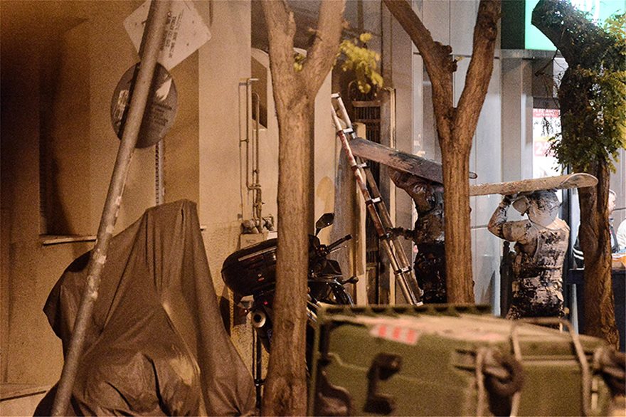 Επιχείρηση της αστυνομίας στο Κουκάκι: Εισβολή αστυνομικών στις καταλήψεις - Φωτογραφία 8