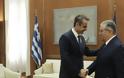 Τετ α τετ Μητσοτάκη με Κουτσούμπα: Ο Πρωθυπουργός ενημερώνει για ελληνοτουρκικά, εκλογικό νόμο