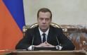 Παραίτηση της κυβέρνησης Μεντβέντεφ στη Ρωσία και εξελίξεις... με σφραγίδα «Πούτιν»