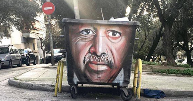Έλληνας καλλιτέχνης ζωγράφισε τον Ερντογάν σε κάδο απορριμάτων - Φωτογραφία 1