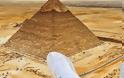 Διάσημος YouTuber σκαρφάλωσε στην πυραμίδα της Γκίζας -Πέρασε 5 ημέρες στην φυλακή - Φωτογραφία 1
