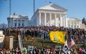 Χιλιάδες διαδηλωτές υπέρ της οπλοκατοχής στη Βιρτζίνια