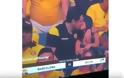 Τον έπιασε η κάμερα να φιλάει την ερωμένη του στο γήπεδο –Η αντίδρασή του έγινε viral