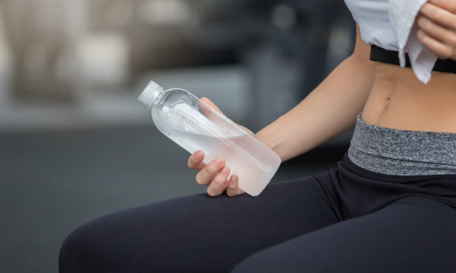 Μεταβολισμός και απώλεια βάρους: Πόσο νερό πρέπει να πίνετε - Φωτογραφία 1