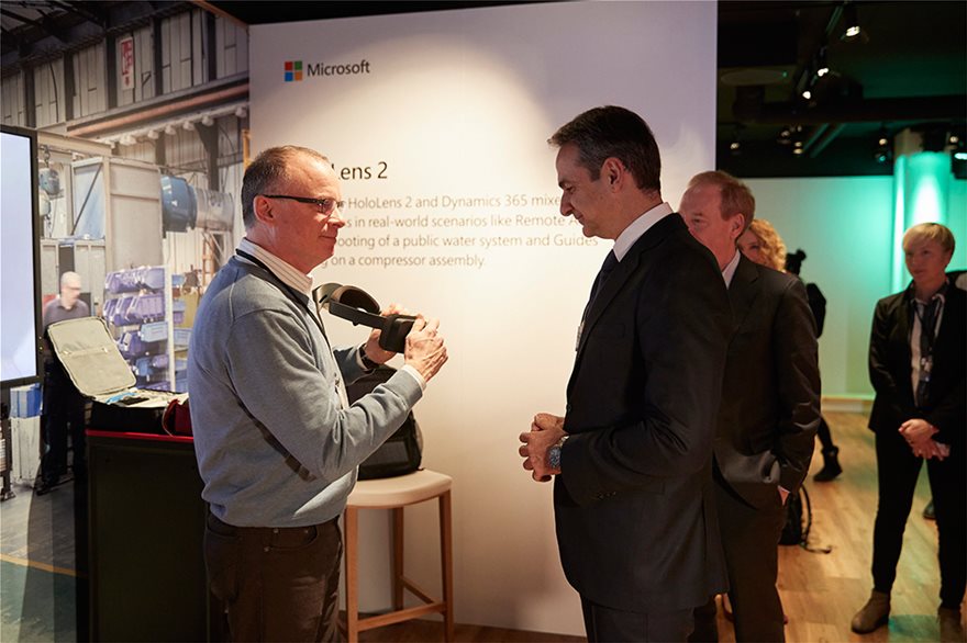 O Μητσοτάκης με τον πρόεδρο της Microsoft - Συζήτησαν για Data Center στην Ελλάδα - Φωτογραφία 6