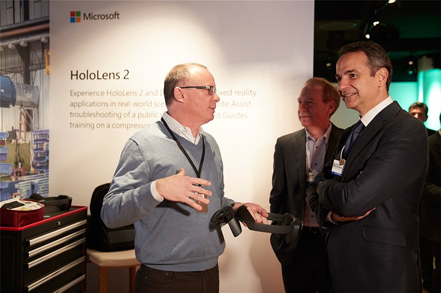O Μητσοτάκης με τον πρόεδρο της Microsoft - Συζήτησαν για Data Center στην Ελλάδα - Φωτογραφία 7