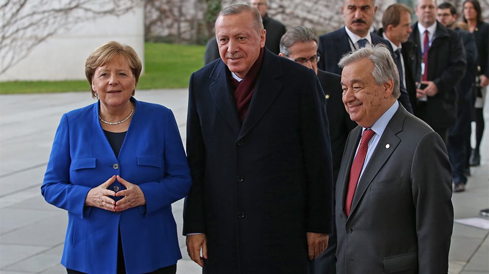 Στην Τουρκία η Μέρκελ μετά το «χαστούκι» για την παράνομη συμφωνία από τη γερμανική βουλή - Φωτογραφία 1