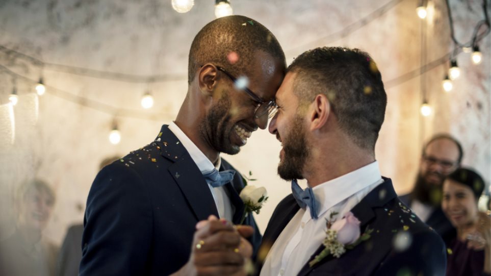Εκκλησία της Αγγλίας: Σεξ μπορούν να κάνουν μόνο παντρεμένα ετεροφυλόφιλα ζευγάρια - Φωτογραφία 1