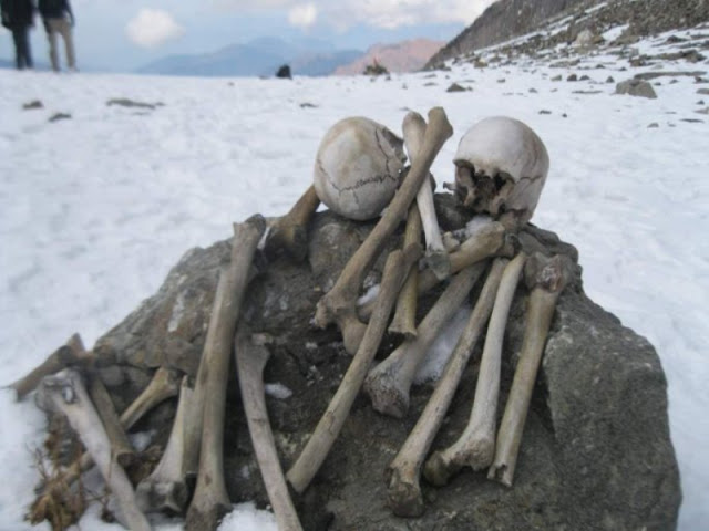 Οστά 14 Ελλήνων βρέθηκαν στη «Λίμνη των Σκελετών» στα Ιμαλάια... - Φωτογραφία 1