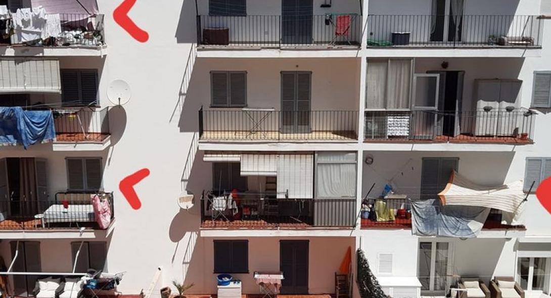 Θύμισε Κρήτη η... Ίμπιζα: Νοικιάζουν στρώματα σε μπαλκόνια μέσω Airbnb (pics) - Φωτογραφία 1