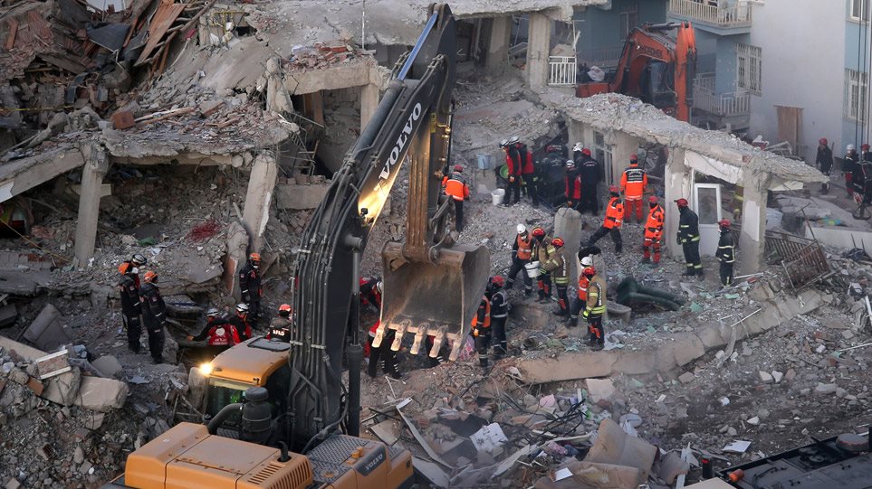 Σεισμός στην Τουρκία: Στους 31 οι νεκροί - Φωτογραφία 1
