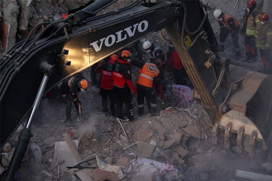 Σεισμός στην Τουρκία: Στους 31 οι νεκροί - Φωτογραφία 3