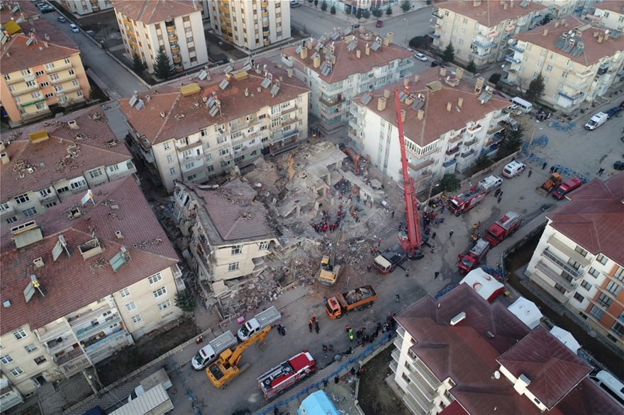 Σεισμός στην Τουρκία: Στους 31 οι νεκροί - Φωτογραφία 4