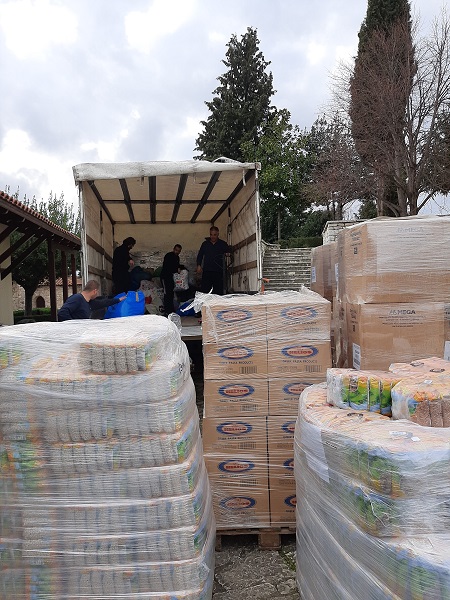 Παραδόθηκε στην Αλβανία η  ανθρωπιστική βοήθεια του Δήμου Αγρινίου - Φωτογραφία 4