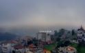 Λαμία: Απόκοσμο τοπίο - Η ομίχλη σκέπασε την πόλη (Photos)
