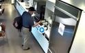 Πελάτης ρίχνει επίτηδες νερό στο πάτωμα και γλιστράει για να πάρει αποζημίωση (video)