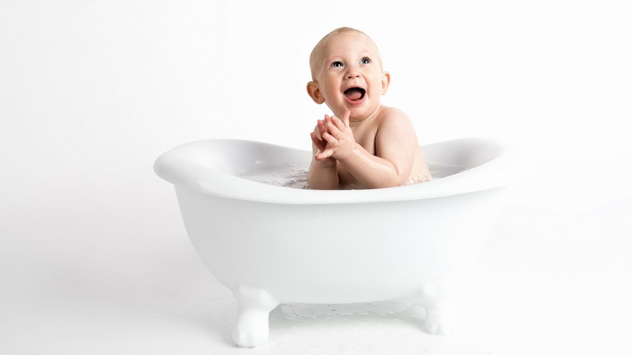 Το παιδί δεν θέλει να κάνει μπάνιο – Ψυχραιμία και άλλοι 10 τρόποι για να τα καταφέρετε - Φωτογραφία 1