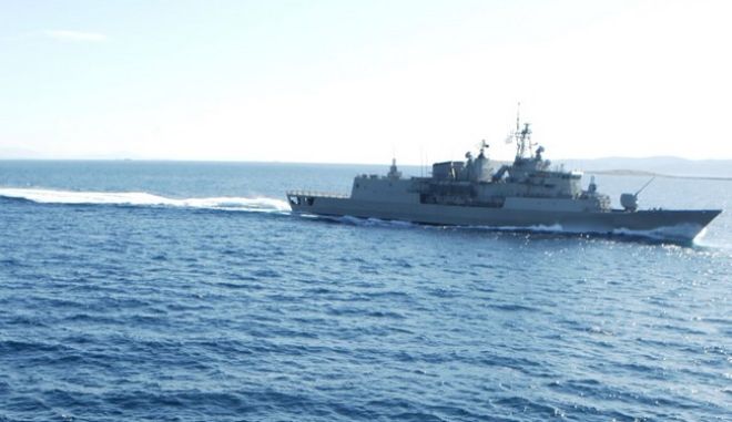 Λιβύη: Τουρκική φρεγάτα συνόδευσε φορτηγό πλοίο που μετέφερε θωρακισμένα άρματα - Φωτογραφία 1