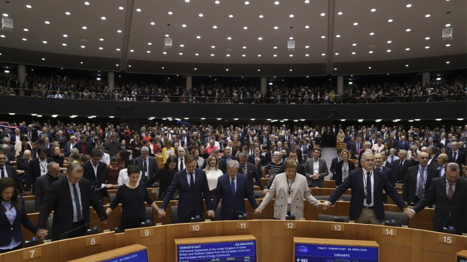 Ευρωκοινοβούλιο: Με σκωτσέζικο ύμνο η Ευρώπη είπε «αντίο» στη Βρετανία - Φωτογραφία 1