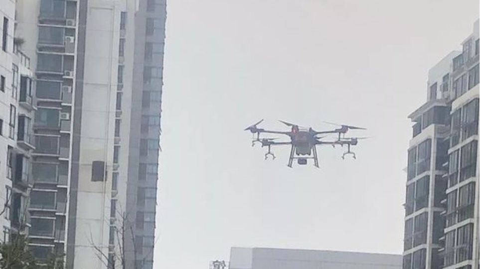 Με drone απολυμαίνουν χωριά και πόλεις που έχουν εντοπιστεί κρούσματα - Φωτογραφία 1