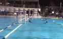 Απίστευτο! Οπαδός έριξε διαιτητή στην πισίνα σε αγώνα πόλο γυναικών! (video)