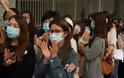 «Σαφάρι» Κινέζων για μια μάσκα ακόμα και μέσω... Ελλάδας - Φωτογραφία 1