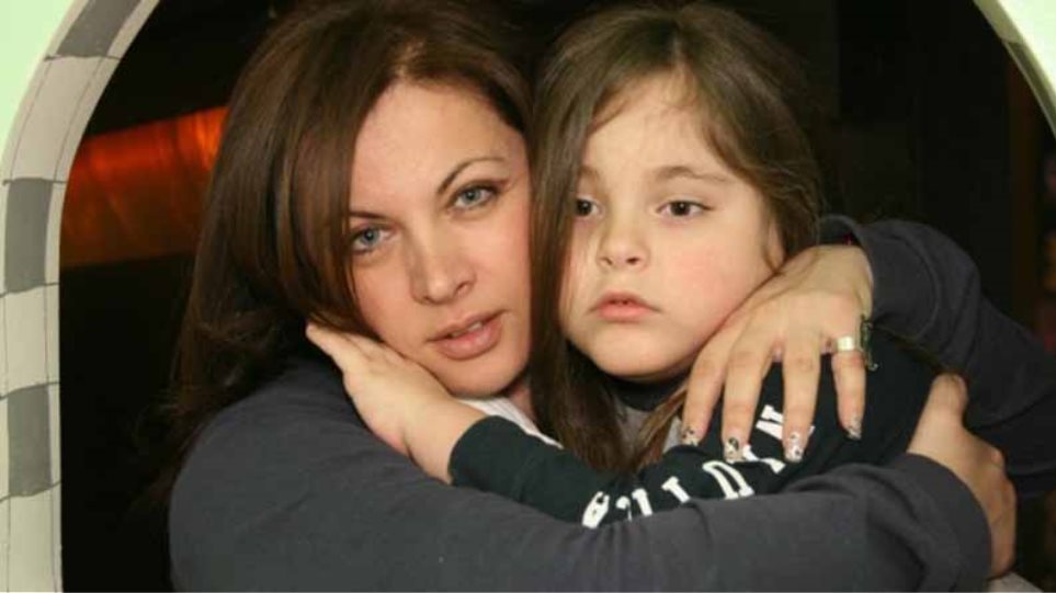 Σε κατάσταση σοκ η Νένα Χρονοπούλου μετά το άθλιο μήνυμα για το παιδί της - Φωτογραφία 1