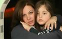 Σε κατάσταση σοκ η Νένα Χρονοπούλου μετά το άθλιο μήνυμα για το παιδί της