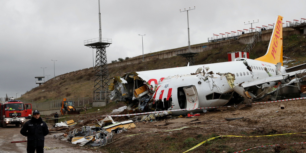 Αεροπορικό δυστύχημα στην Κωνσταντινούπολη: 3 νεκροί και 179 τραυματίες - Φωτογραφία 1