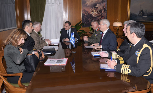 Ο ΥΕΘΑ Νικόλαος Παναγιωτόπουλος συναντήθηκε με τον Πρόεδρο της Στρατιωτικής Επιτροπής της Ε.Ε. Στρατηγό Κλαούντιο Γκρατσιάνο - Φωτογραφία 3