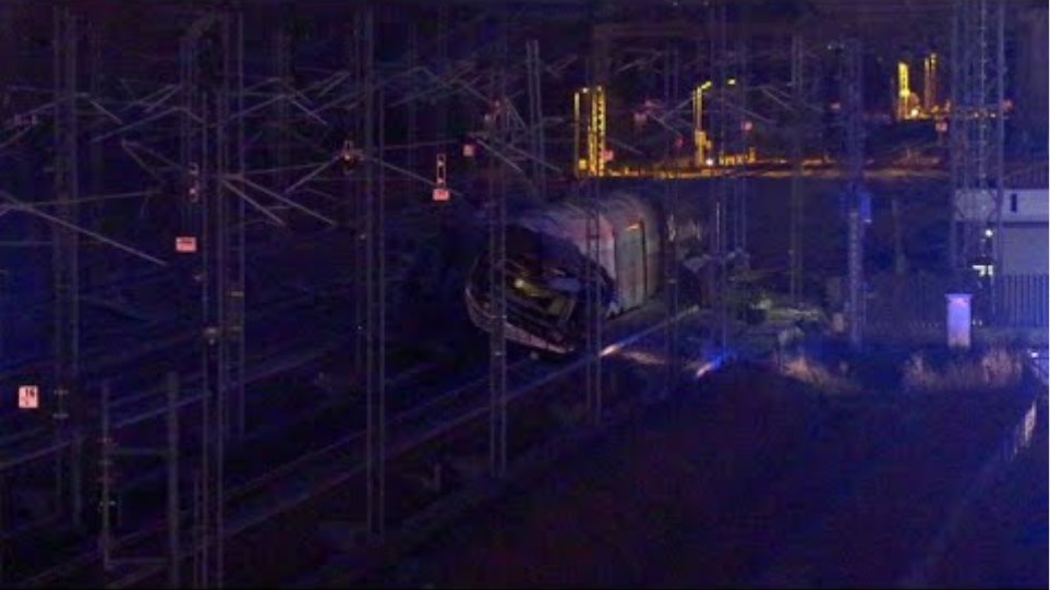 Εκτροχιασμός τρένου κοντά στο Μιλάνο: Τουλάχιστον δύο νεκροί και 30 τραυματίες - Φωτογραφία 5