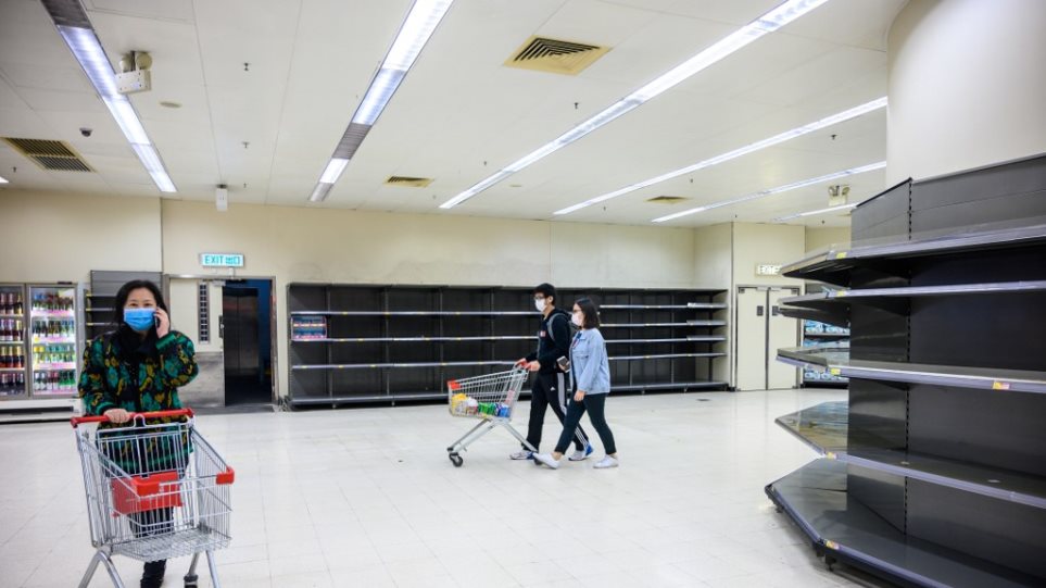 Κορωνοϊός: Καταναλωτές στο Χονγκ Κονγκ αγοράζουν μαζικά χαρτί υγείας και άλλα είδη - Φωτογραφία 1