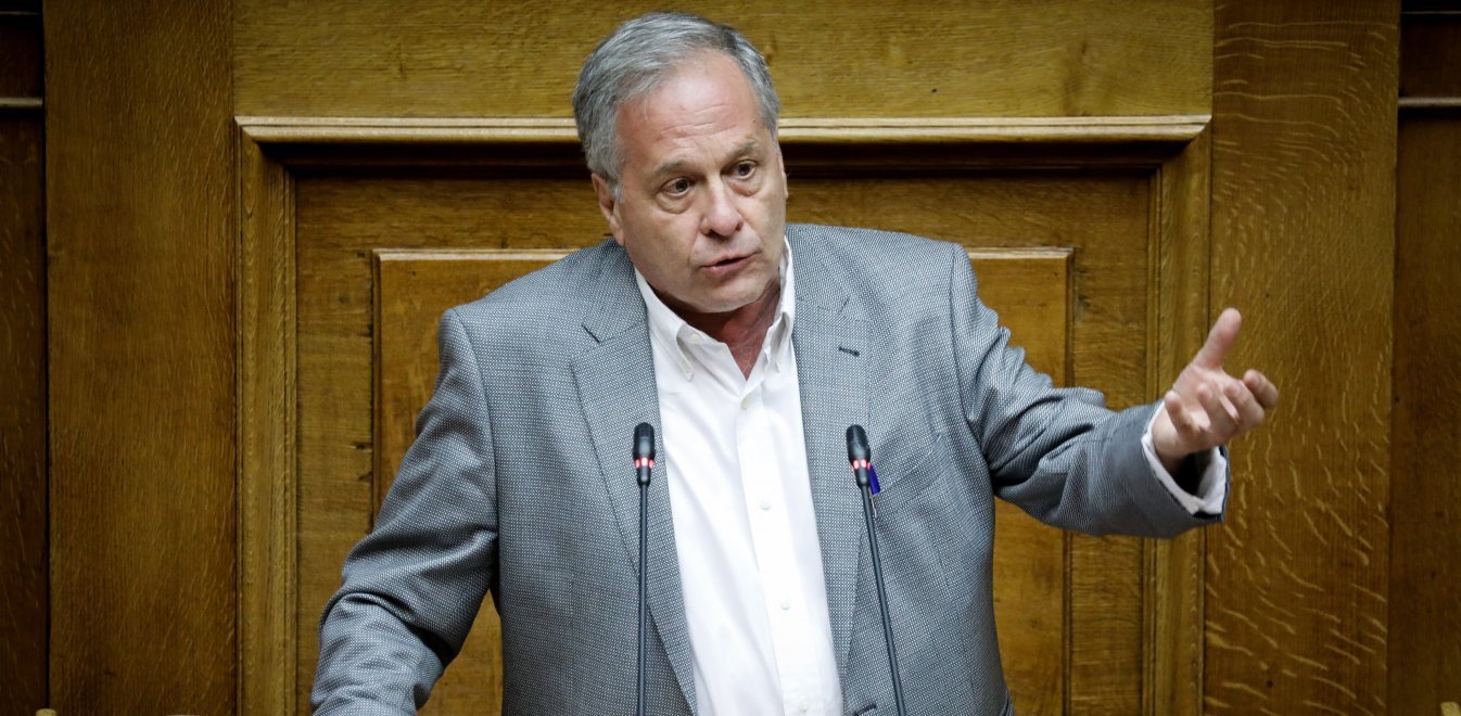 Βουλευτής ΣΥΡΙΖΑ για τον «τοξοβόλο» του Συντάγματος: «Σιγά τον εγκληματία» - Φωτογραφία 1