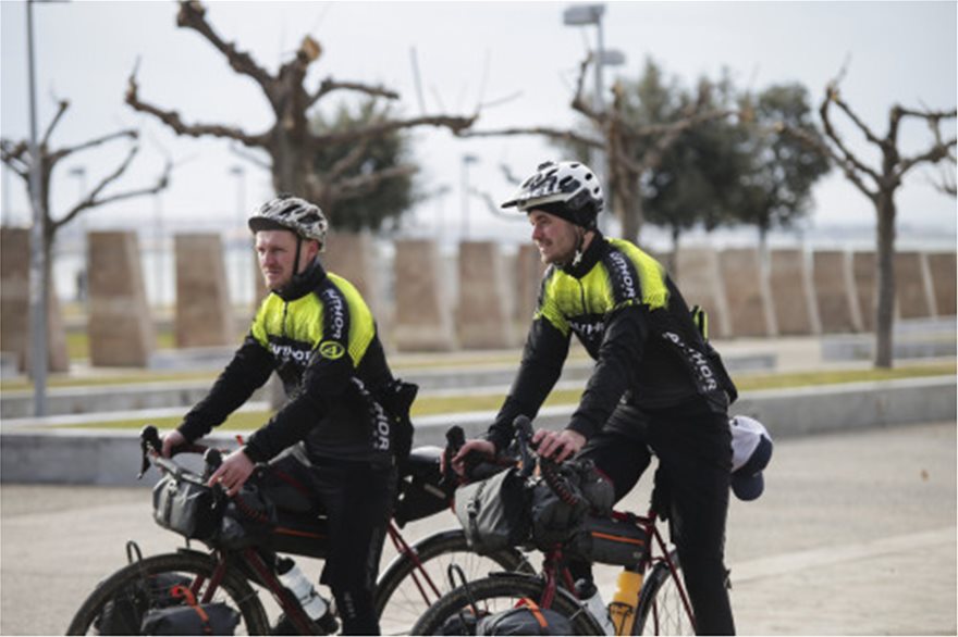 Τσέχοι θα ταξιδέψουν από την Αθήνα στο Τόκιο με ποδήλατο για να δουν τους Ολυμπιακούς Αγώνες - Φωτογραφία 4