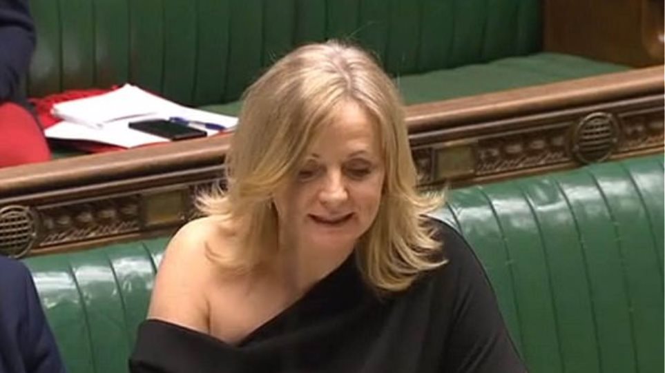 Σκανδάλισε τη βρετανική βουλή η βουλευτής με το μαύρο φόρεμα - Φωτογραφία 1