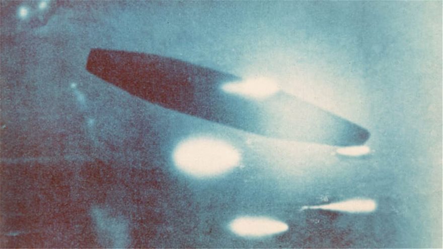 Υπάρχει τίποτα εκεί έξω; Οι θεωρίες, οι μύθοι και οι «εμφανίσεις» των UFO - Φωτογραφία 2