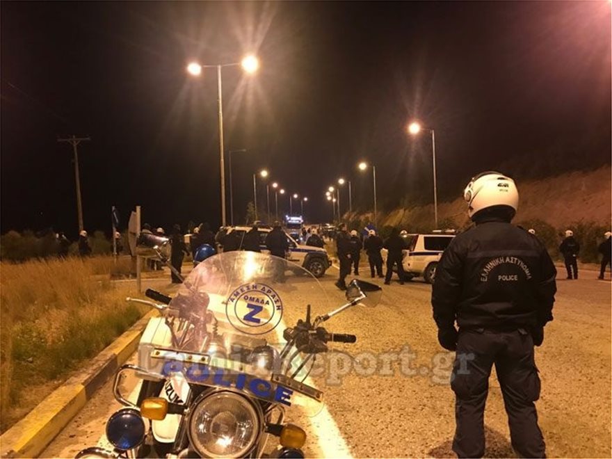 Επεισόδια με οπαδούς της Λάρισας - Τραυματίστηκε αστυνομικός - Φωτογραφία 2